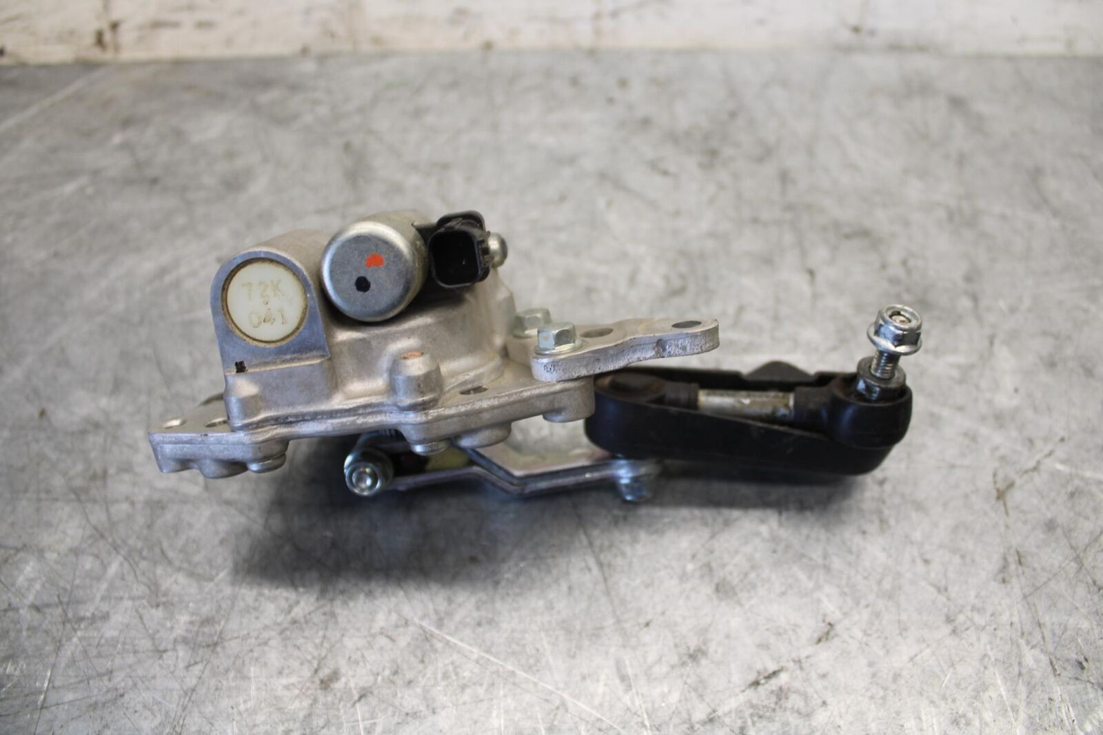 2009 Honda CBR600RR STEERING DAMPER STABILIZER 53700-MFJ-D01 BB536