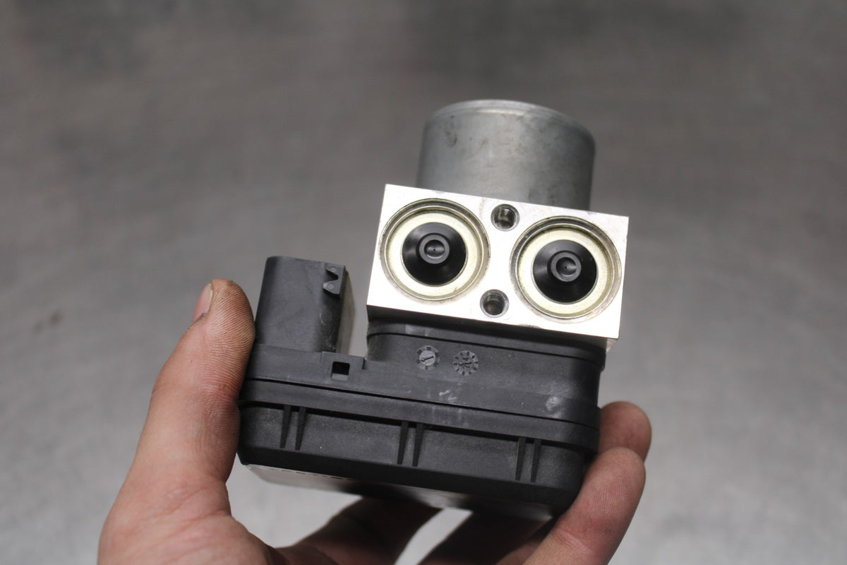 19-24 YAMAHA R3 ABS PUMP UNIT MODULE BB942