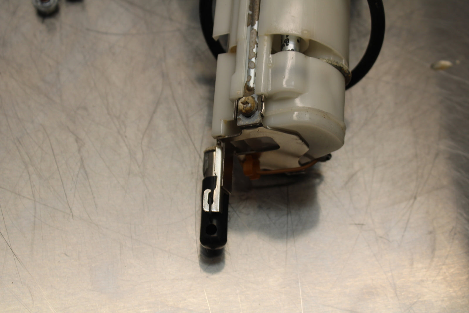 13-18 KAWASAKI NINJA ZX6R FUEL PUMP GAS PETROL SENDER UNIT BB143