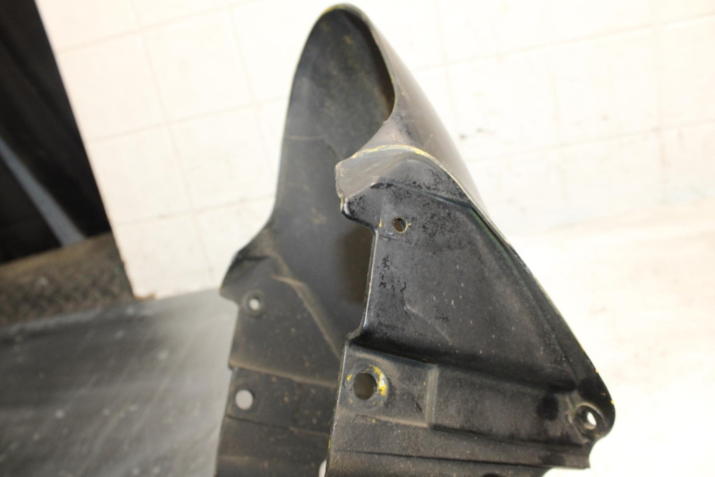 00-02 KAWASAKI NINJA ZX6R ZX600J FRONT WHEEL FENDER FAIRING 35004-1421-E1 BB489