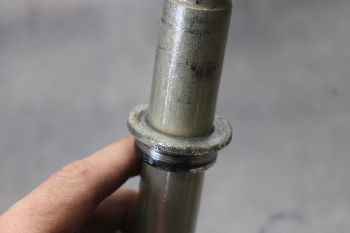 13-18 KAWASAKI NINJA ZX6R FRONT WHEEL RIM AXLE PIVOT BOLT BB908