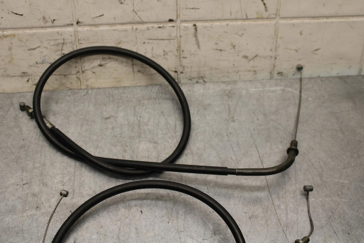 2005 Yamaha YZF R6 THROTTLE CABLES LINES 5SL-26311-00-00 5SL-26312-00-00 BB62