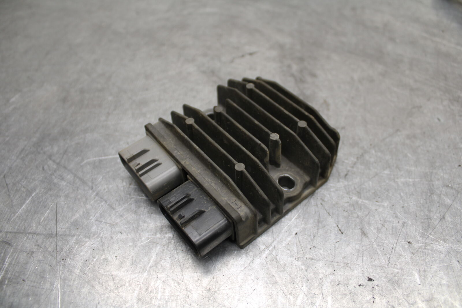 14-15 YAMAHA V STAR 1300 XVS1300CT TOURER RECTIFIER VOLTAGE REGULATOR BB722