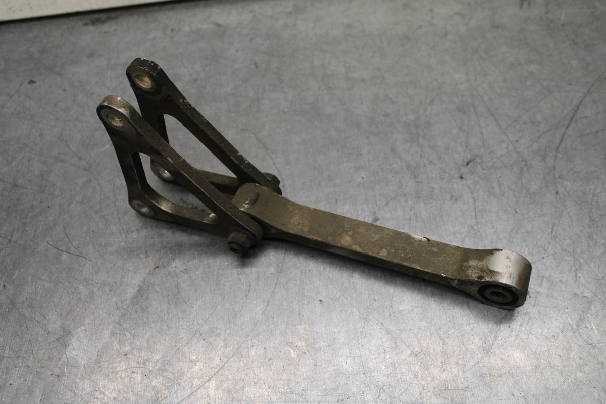 03-05 YAMAHA YZF R6  REAR DOGBONE SHOCK LINKAGE LINK BB751