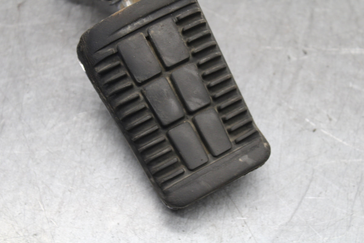 85-86 SUZUKI MADURA 1200 RIGHT FRONT FOOT REST PEG STEP  BB691