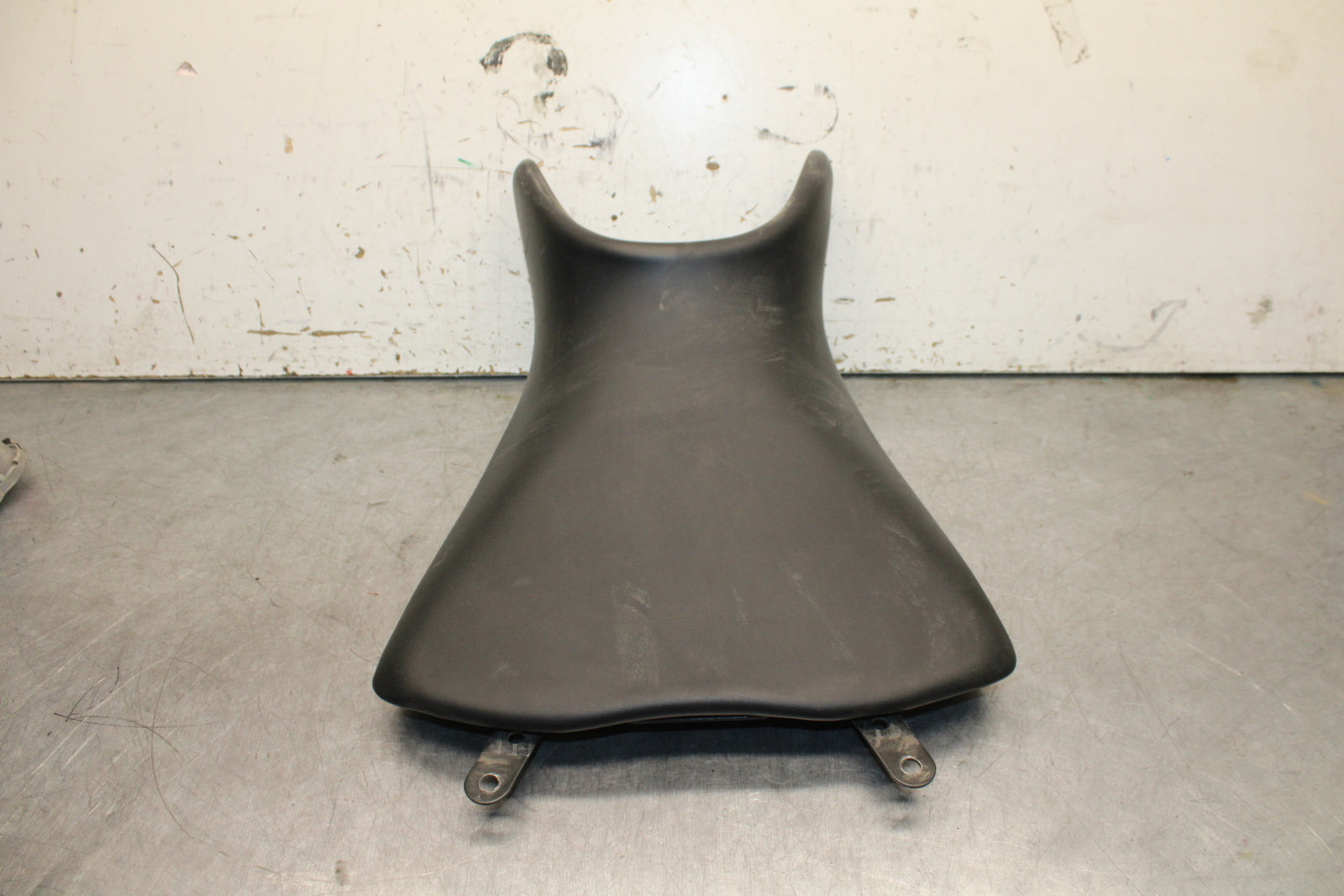 19-24 YAMAHA R3 FRONT DRIVERS SEAT PAD SADDLE PILLION BB736