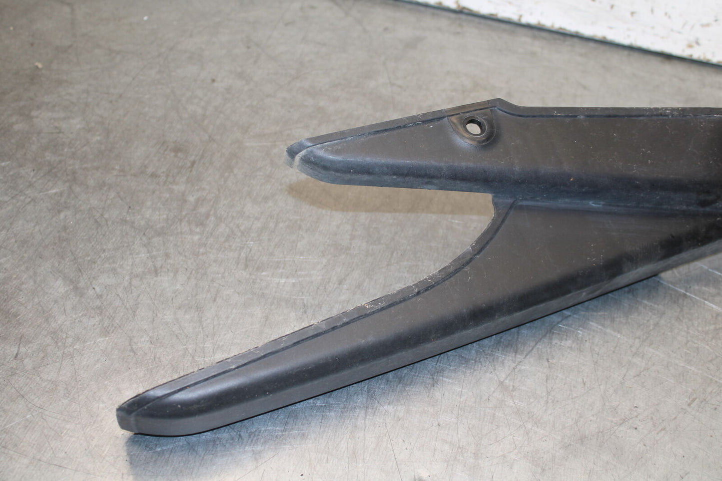 13-15 HONDA CBR500R REAR BACK DRIVE CHAIN GUARD COVER SHIELD 40510-MGZ-J00 BB704