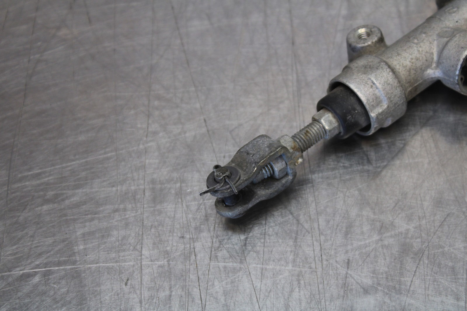 06-07 SUZUKI GSXR 600 REAR BACK BRAKE MASTER CYLINDER W RESERVOIR BB170