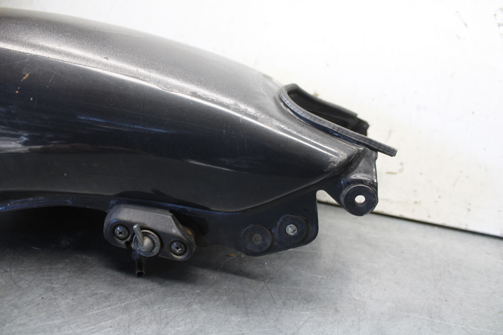 85-86 SUZUKI MADURA 1200 GAS TANK FUEL PETROL RESERVOIR  BB691