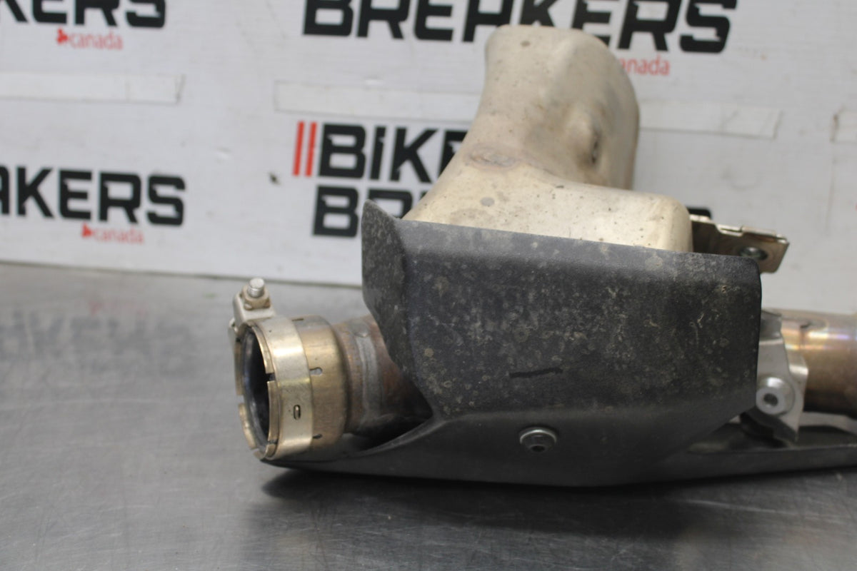 24-25 KAWASAKI NINJA ZX6R EXHAUST MIDPIPE MID CAT MIDDLE PIPE BB939