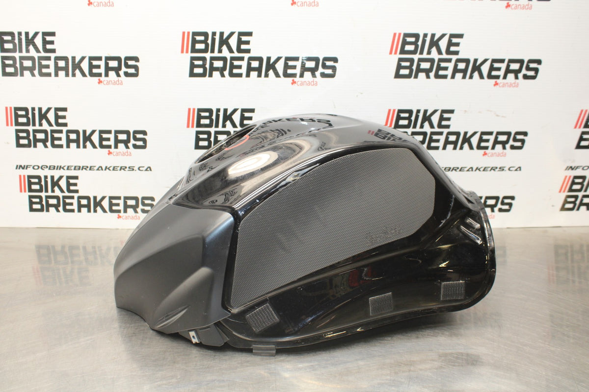 09 SUZUKI GSXR1000 GAS TANK FUEL CELL PETROL RESERVOIR BB777