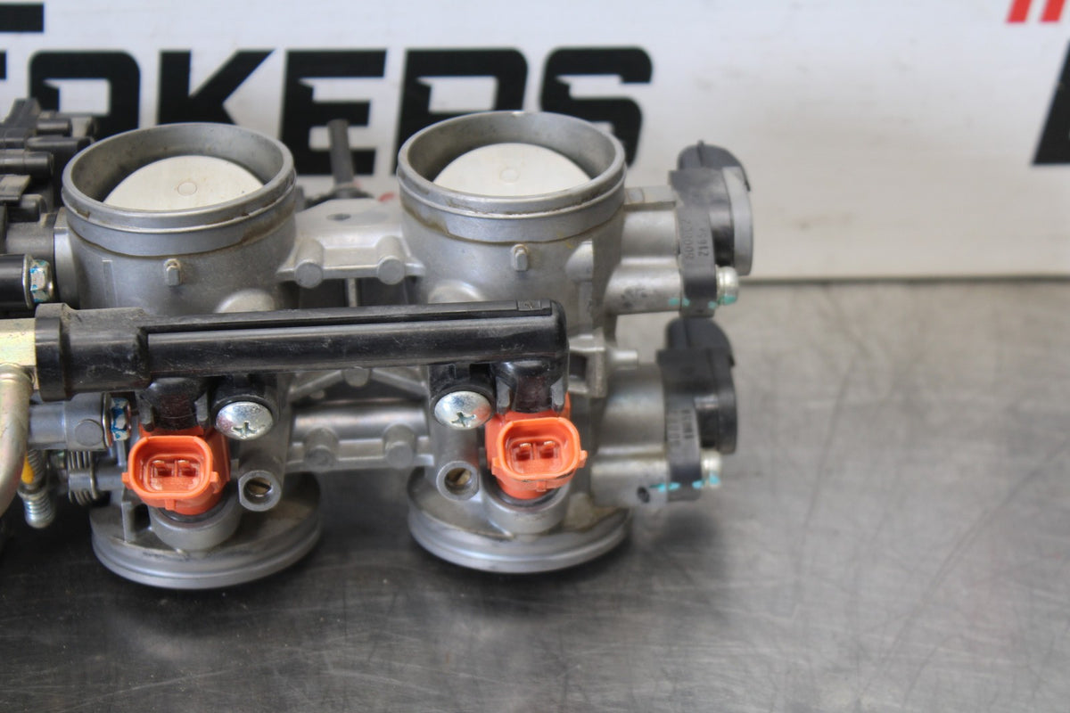 13-18 KAWASAKI NINJA ZX6R MAIN FUEL INJECTORS / THROTTLE BODIES BB908