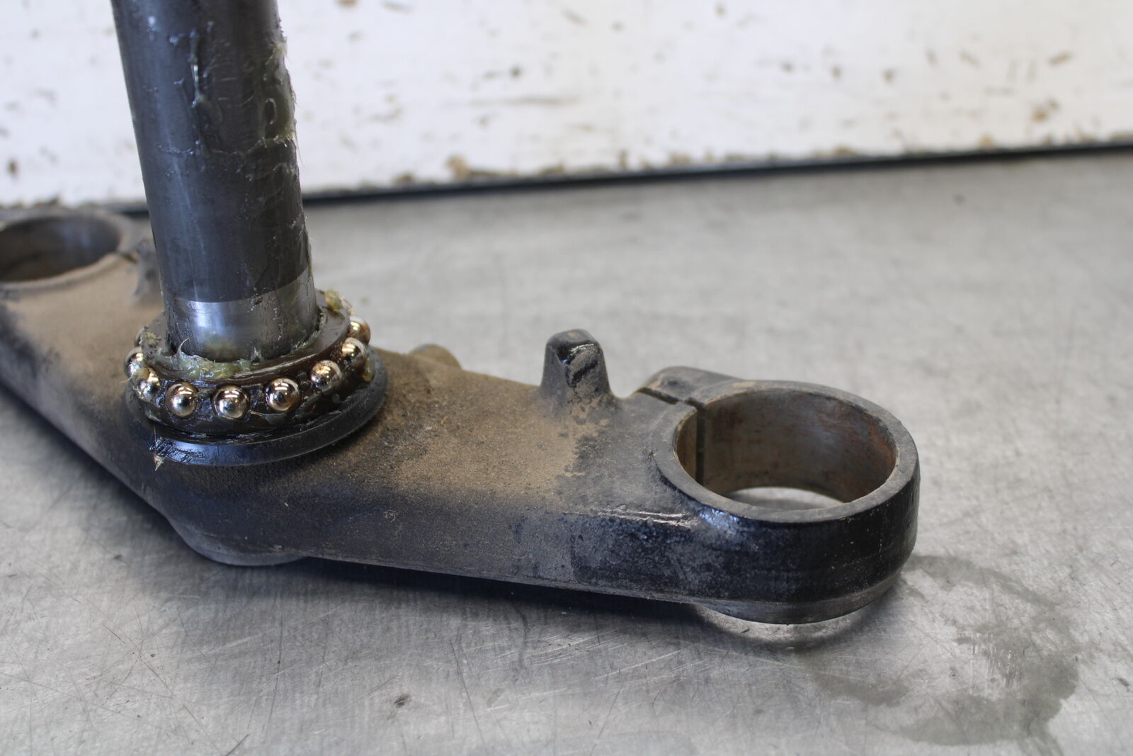 07-09 YAMAHA FZ6 FRONT FORKS CLAMP LOWER TRIPLE TREE STEM BB713