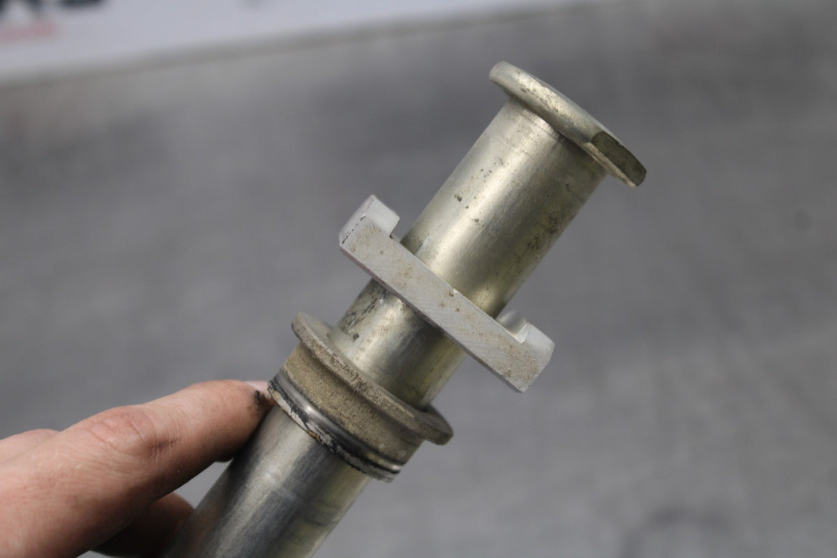 08 KAWASAKI ZX6R REAR AXLE BACK WHEEL RIM PIVOT BOLT AXEL BB896