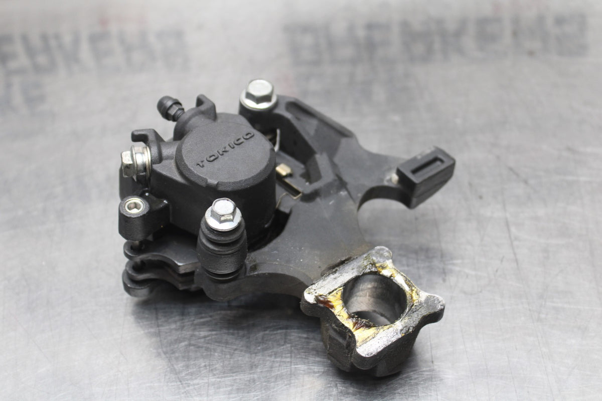 08-10 SUZUKI GSXR 600 REAR BACK BRAKE CALIPER W MOUNT BRACKET BB765