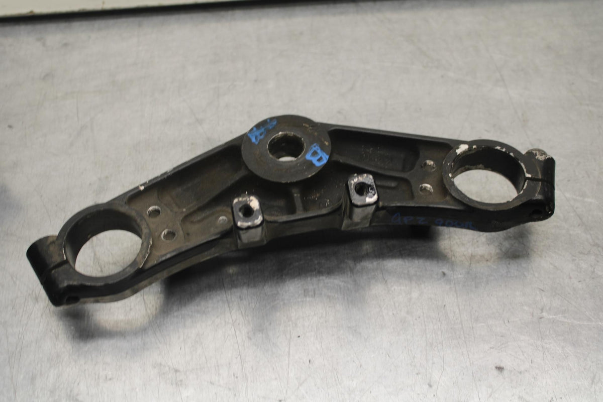 84-86 KAWASAKI GPZ900 FORKS UPPER TRIPLE TREE CLAMP BB84