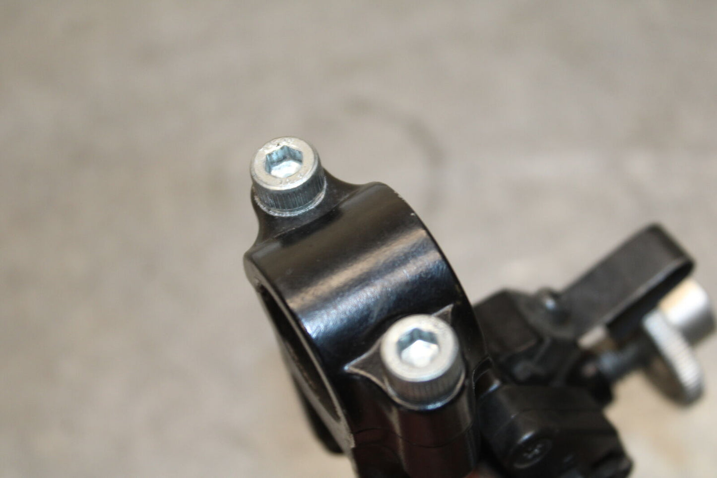 13-18 KAWASAKI NINJA ZX6R CLUTCH LEVER PERCH MOUNT BRACKET BB682