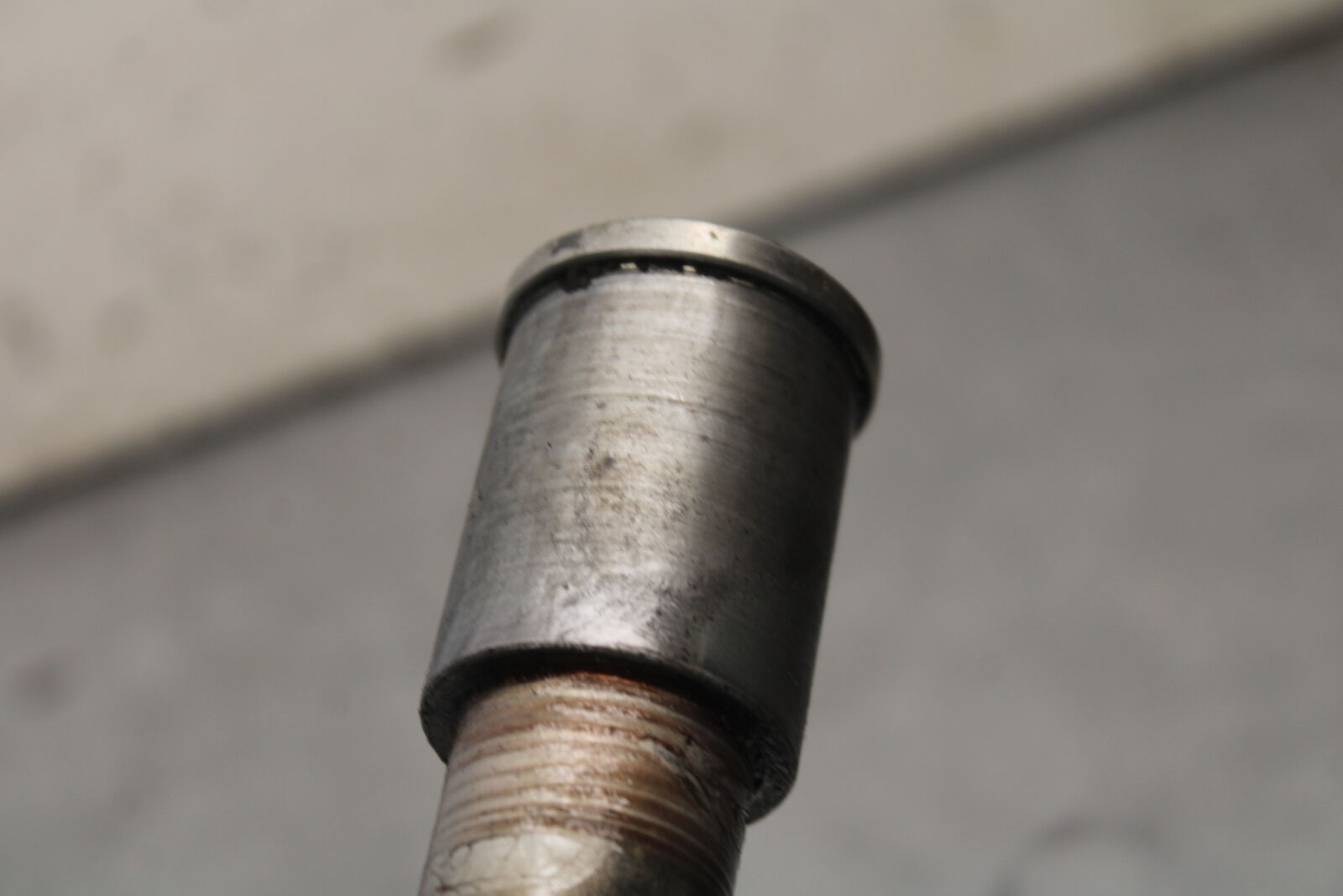 09-12 KAWASAKI NINJA ZX6R ZX600R FRONT WHEEL RIM AXLE BOLT 41068-0604 BB656