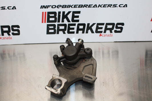 11 SUZUKI GSXR1000 REAR BACK BRAKE CALIPER W MOUNT BRACKET BB142 