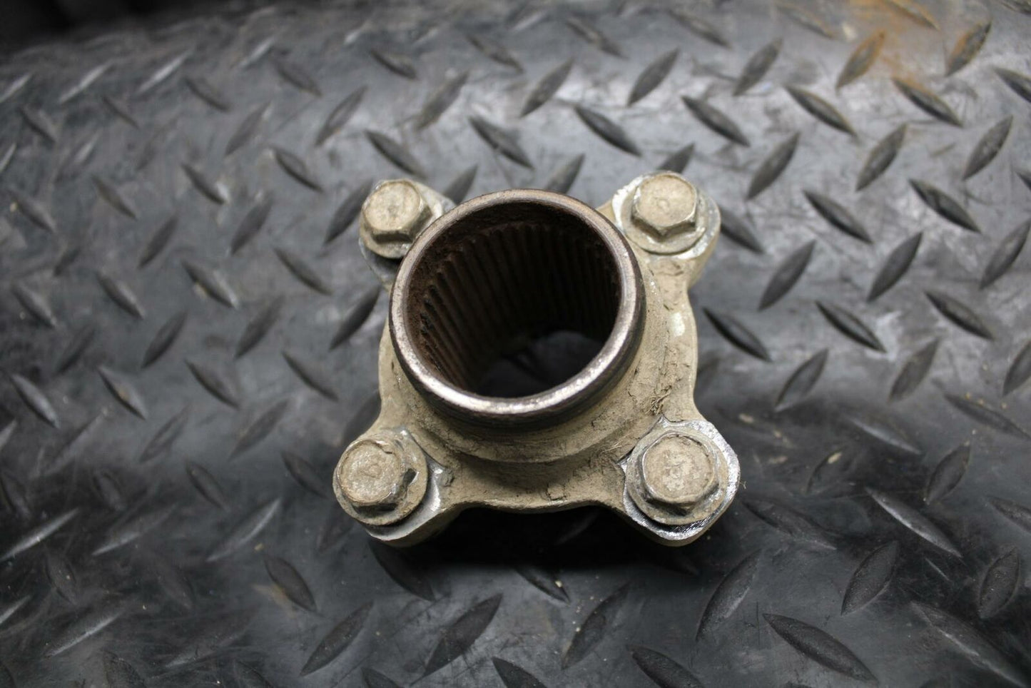 85-86 SUZUKI QUADRACER 250 REAR SPROCKET BRACKET MOUNT HUB BB210