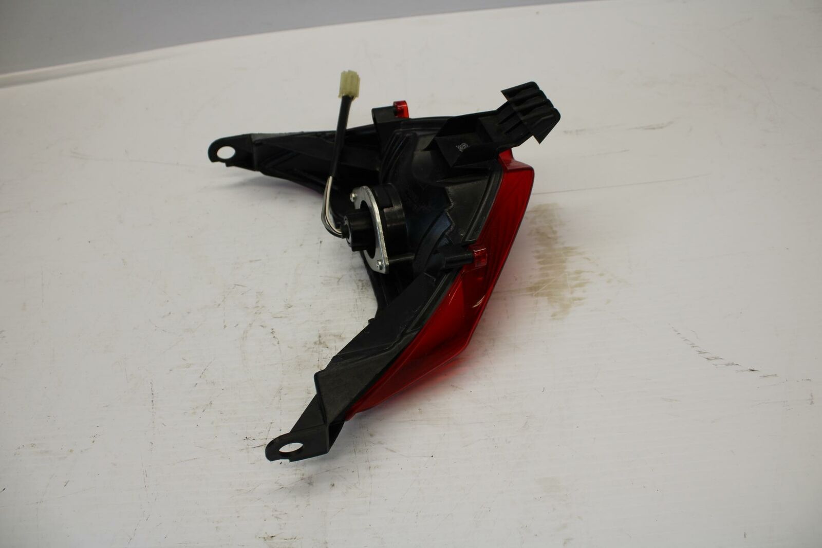 13-16 SUZUKI BANDIT 1250S ABS REAR TAIL TAILLIGHT BACK BRAKE LIGHT #B BB238