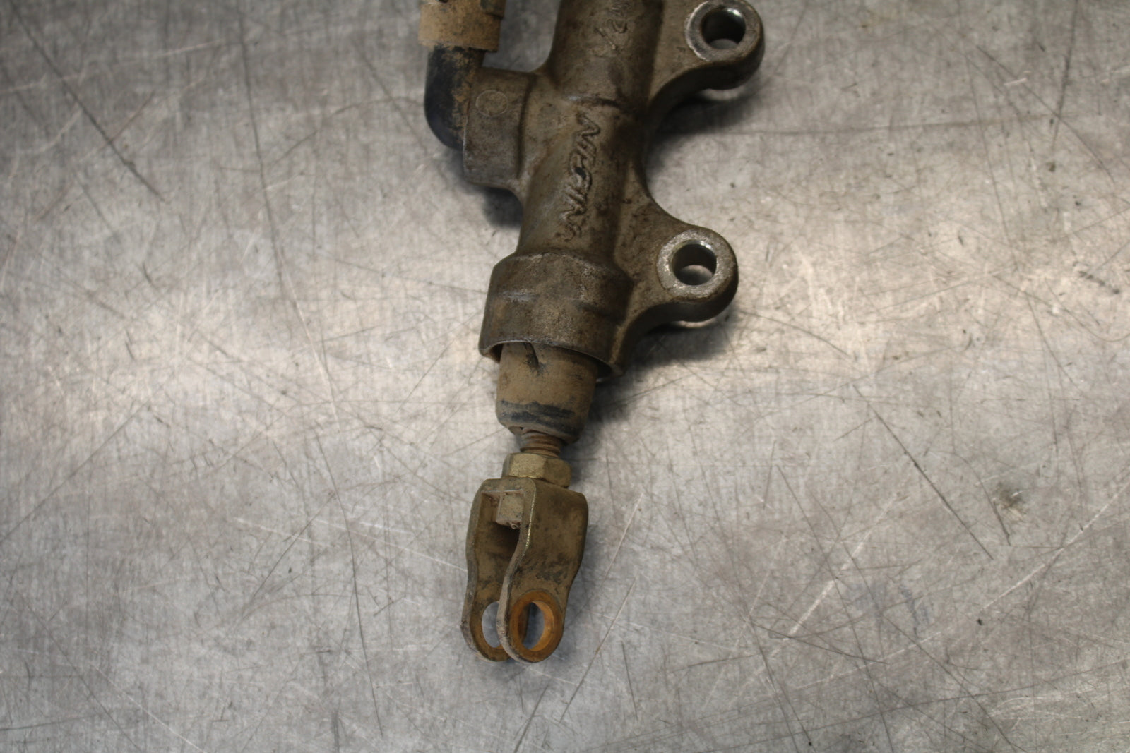01-05 YAMAHA RAPTOR 660R REAR BACK BRAKE MASTER CYLINDER W RESERVOIR BB695