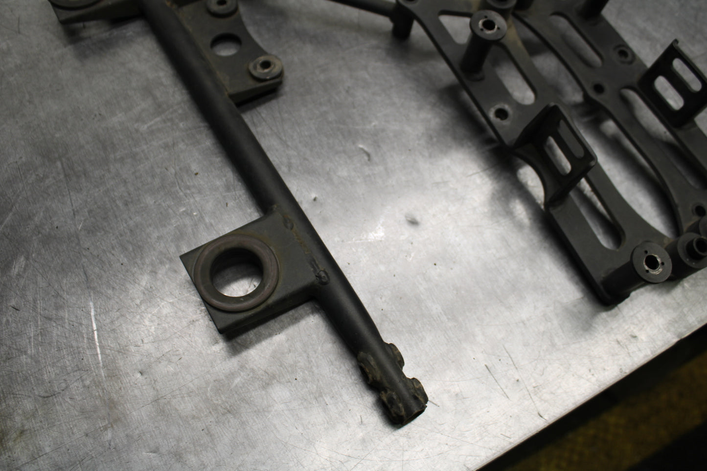 03-08 KAWASAKI VULCAN 1600 SADDLEBAG SUB FRAME STAY MOUNTS BB754