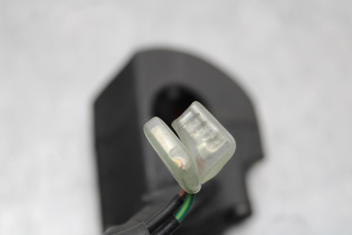 22-23 YAMAHA YZF R7 RIGHT CLIP ON HANDLE KILL OFF START SWITCH  BB583