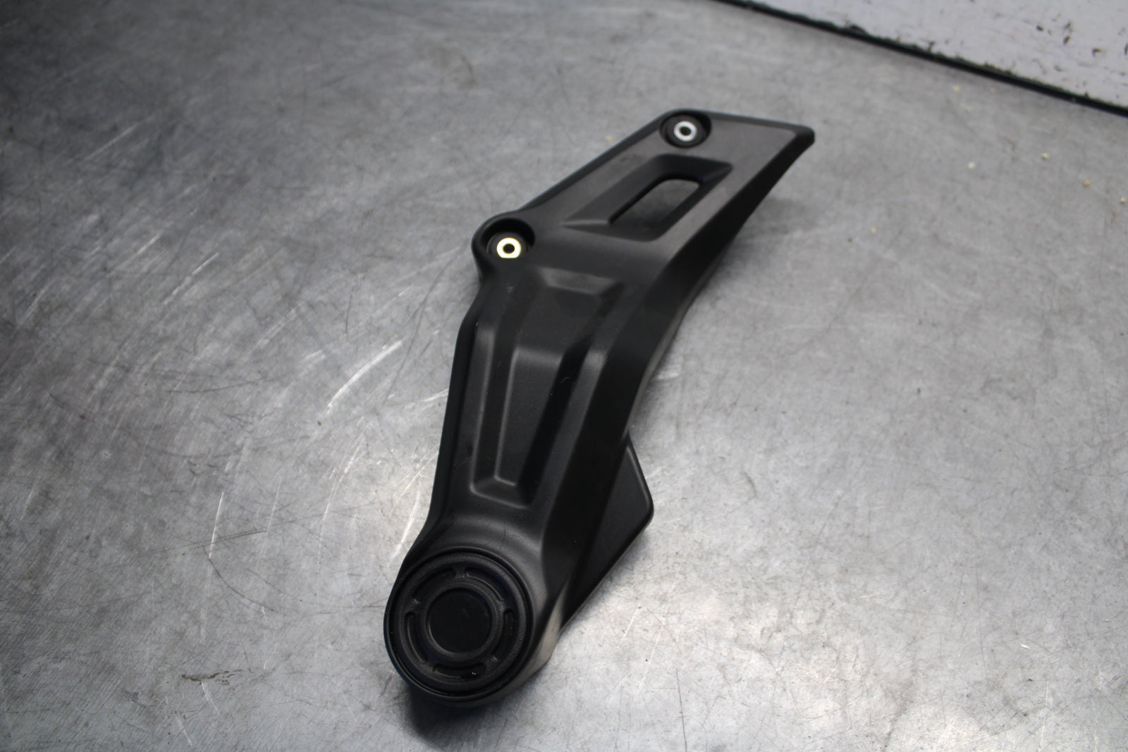 18-24 YAMAHA MT-07 RIGHT FRAME SIDE COVER COWL PANEL TRIM BB662
