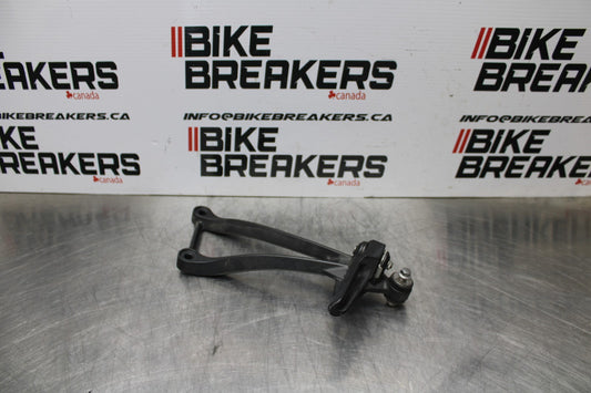 21-23 KAWASAKI NINJA ZX6R RIGHT REAR BACK PASSENGER PEG BB179