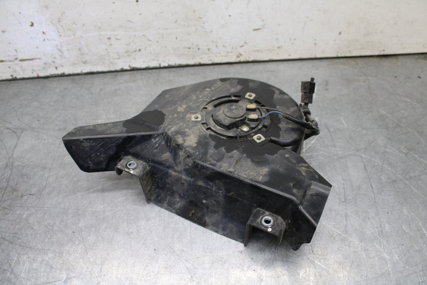 19-22 KAWASAKI Z400 ENGINE RADIATOR COOLING FAN BB708