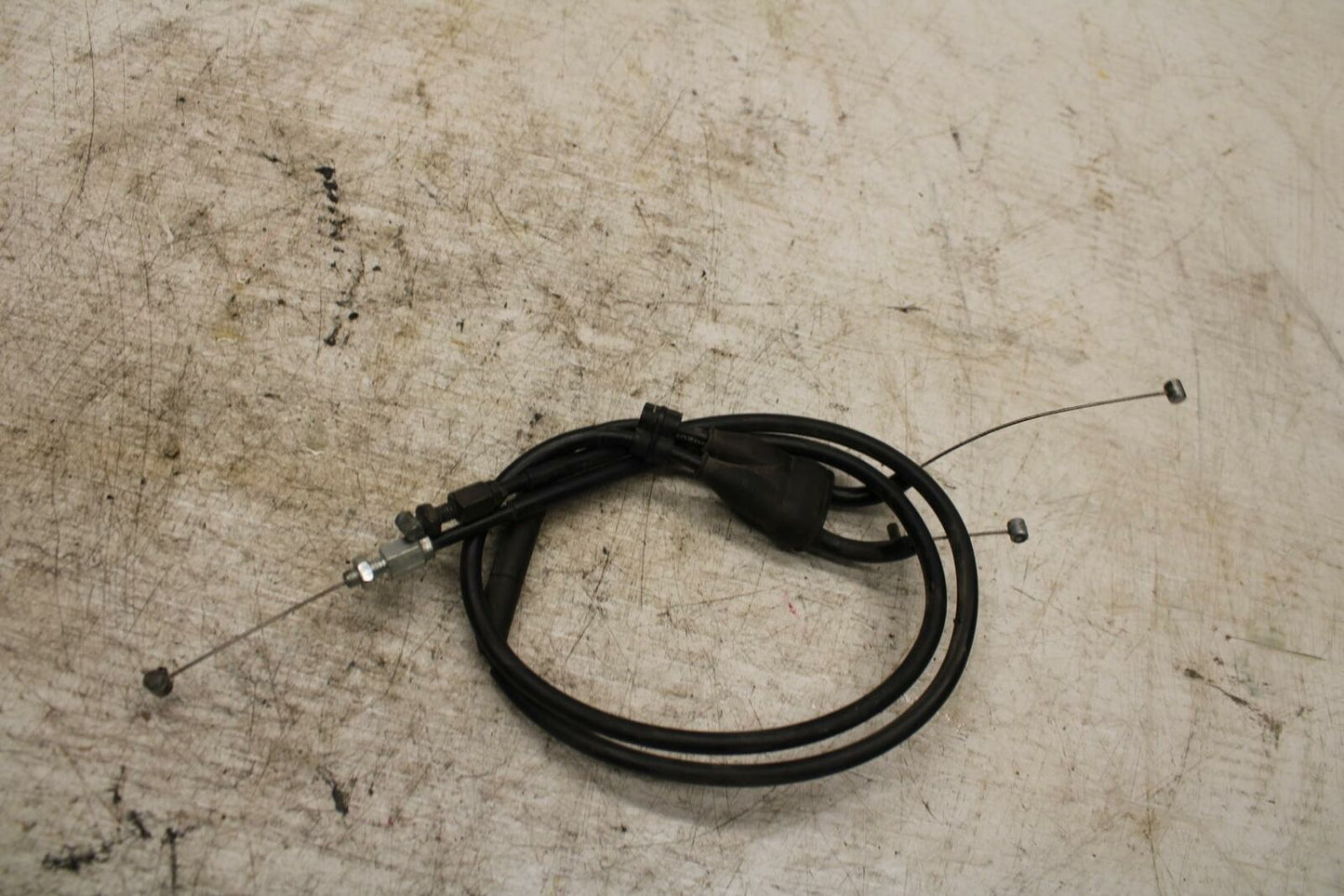 08-16 YAMAHA YZF R6 THROTTLE CABLES LINES BB365