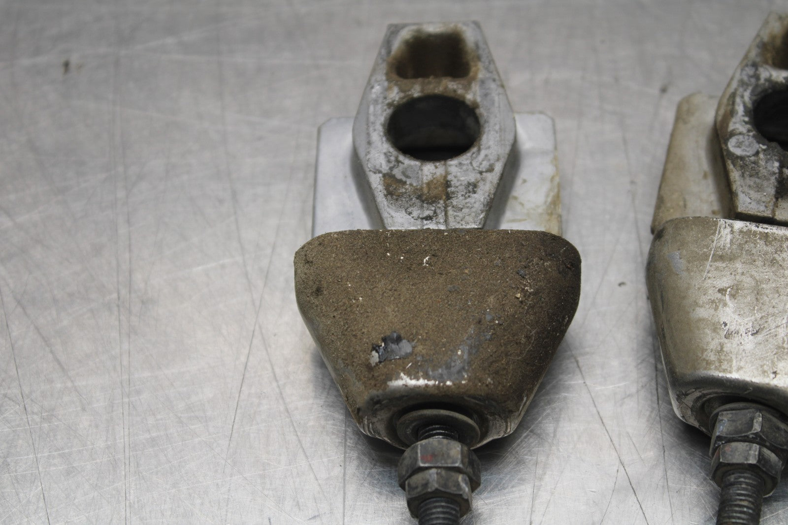 09-10 KAWASAKI ER-6N SWINGARM CHAIN TENSIONER ADJUSTMENT BRACKETS  BB205