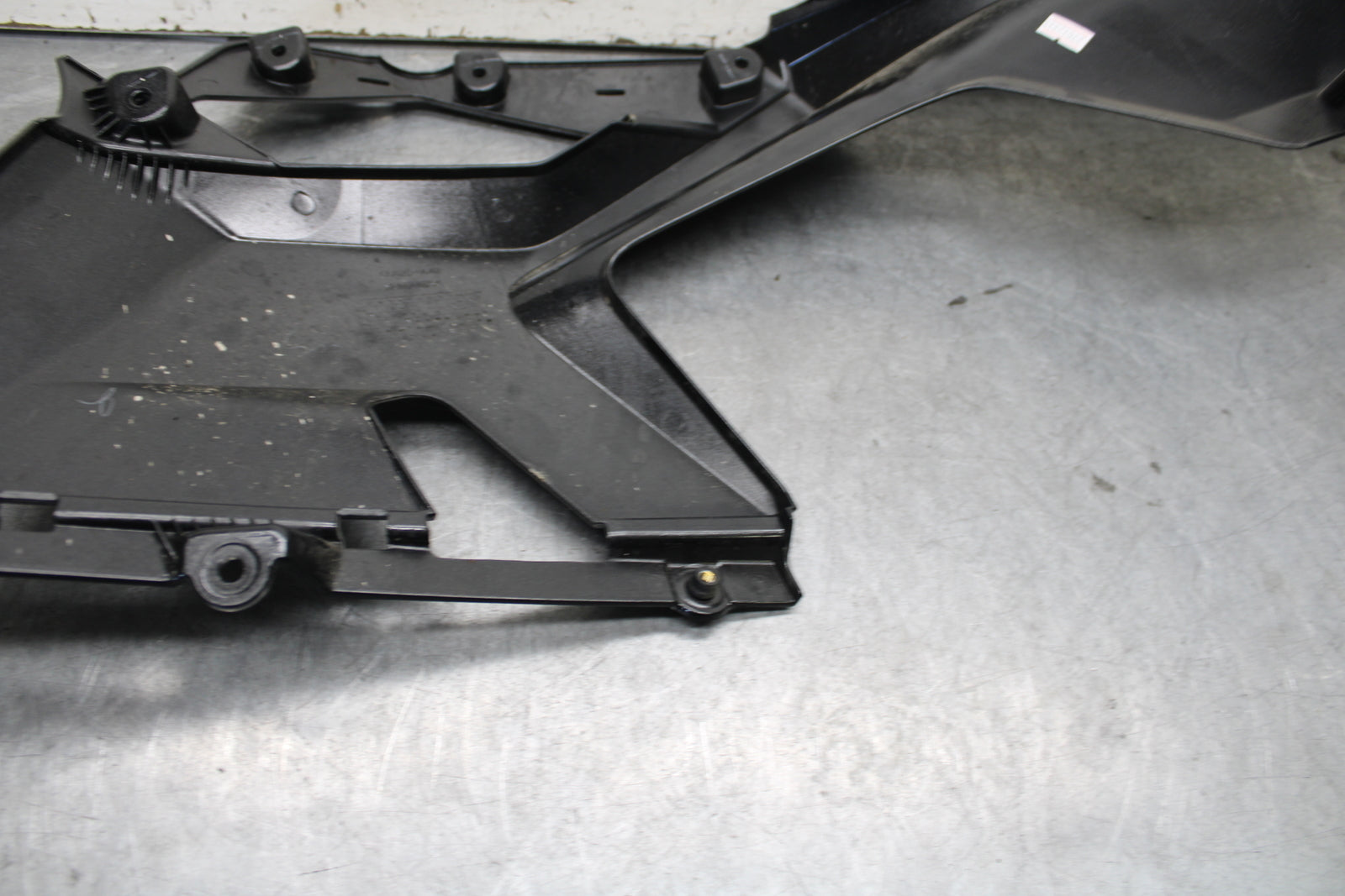 18-23 KAWASAKI NINJA 400 RIGHT MID UPPER SIDE FAIRING COWL PLASTIC BB660