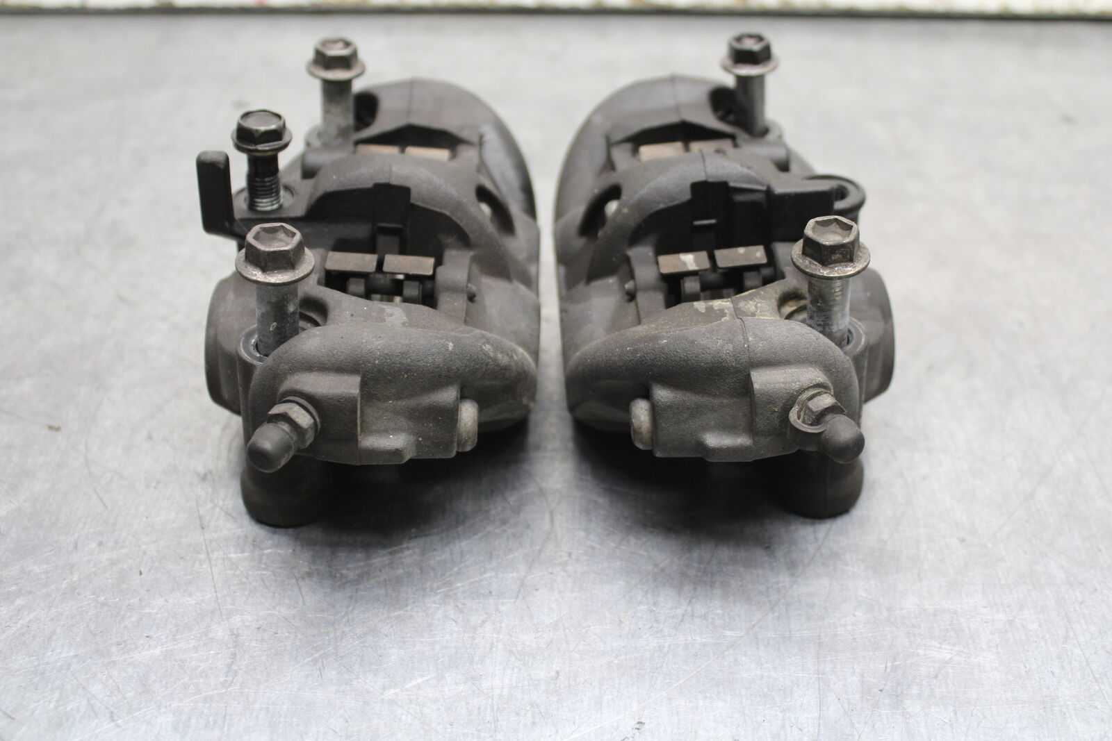 12-13 KAWASAKI Z1000 RIGHT LEFT FRONT BRAKE CALIPER SET PAIR CALIPERS BB743