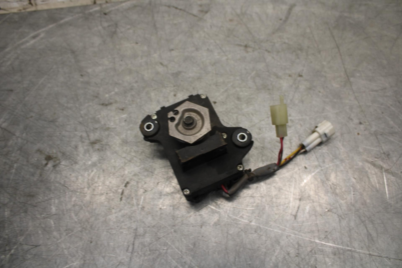 2008 Kawasaki Ninja ZX10R ZX1000E EXHAUST VALVE SERVO MOTOR 21174-0005 BB524