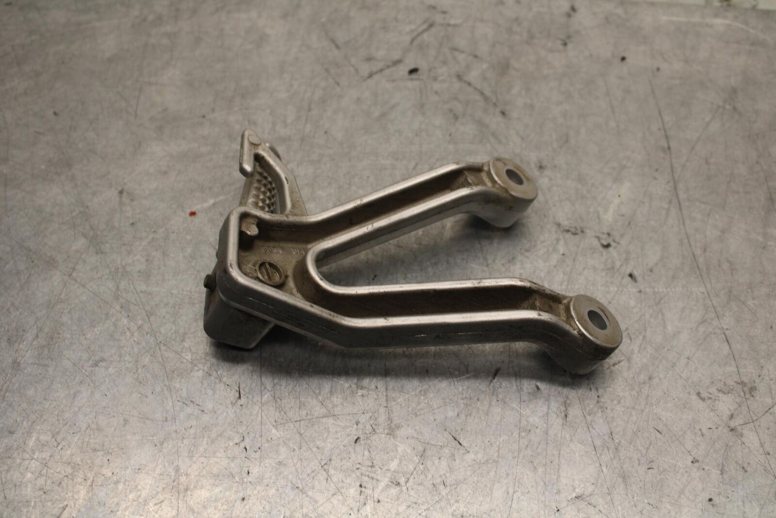 2006 Suzuki SV650S LEFT REAR BACK PASSENGER PEG BB65