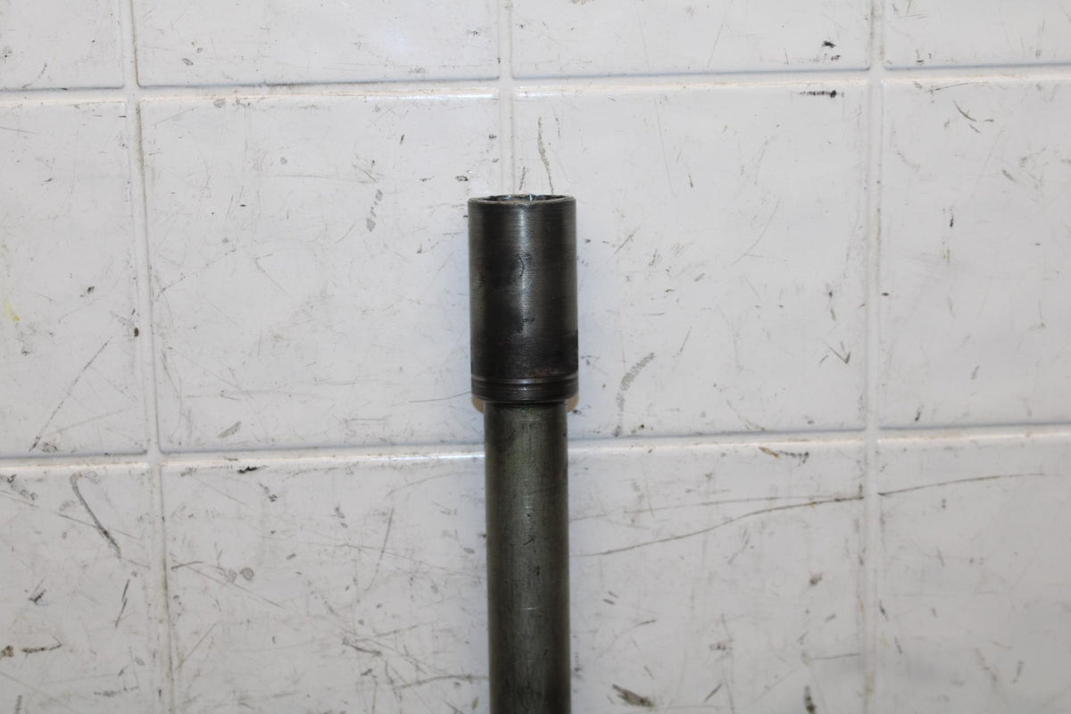 2001 Suzuki GSXR750 FRONT WHEEL RIM AXLE BOLT 54711-35F00 54711-35F10  BB553