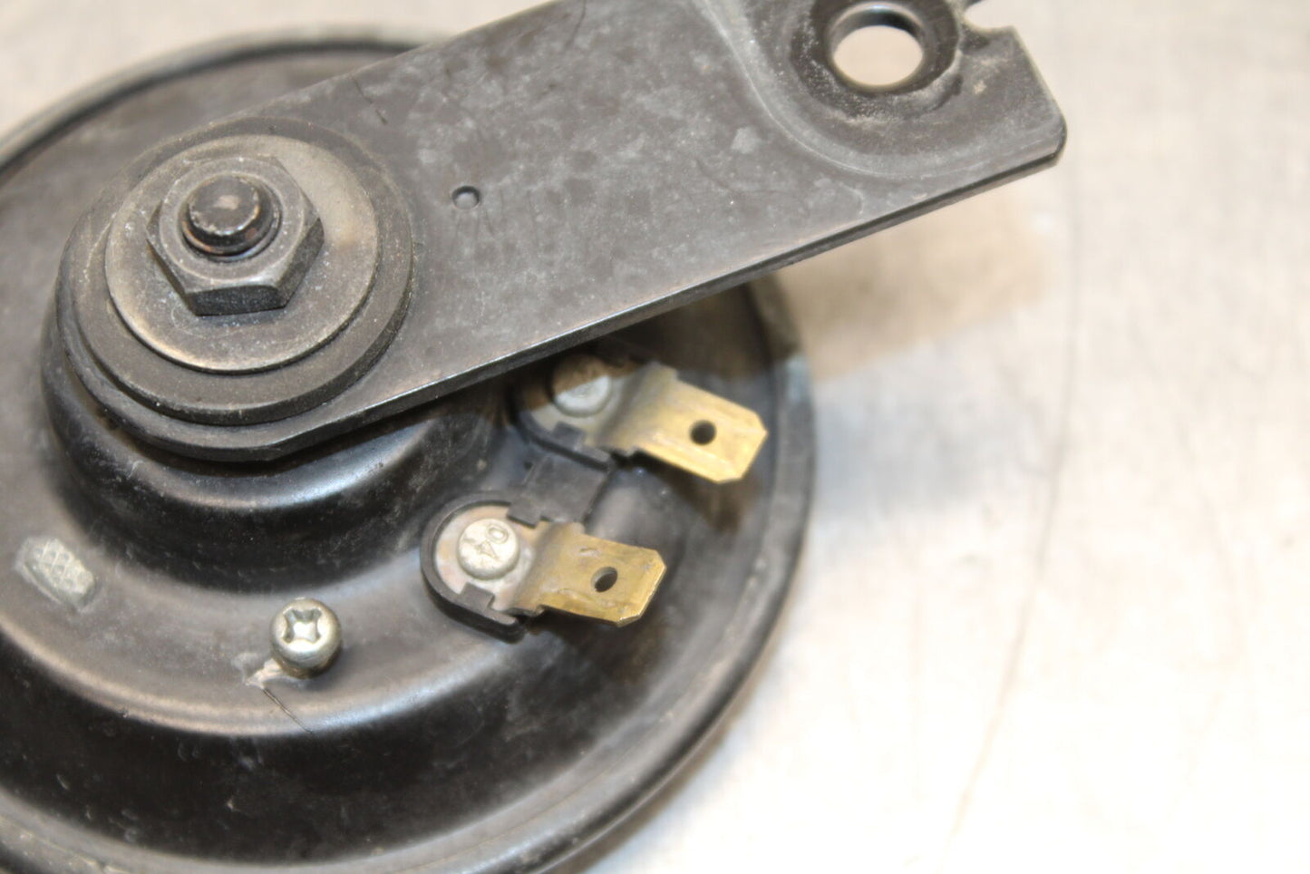 12-13 KAWASAKI Z1000 HORN SIGNAL BB743