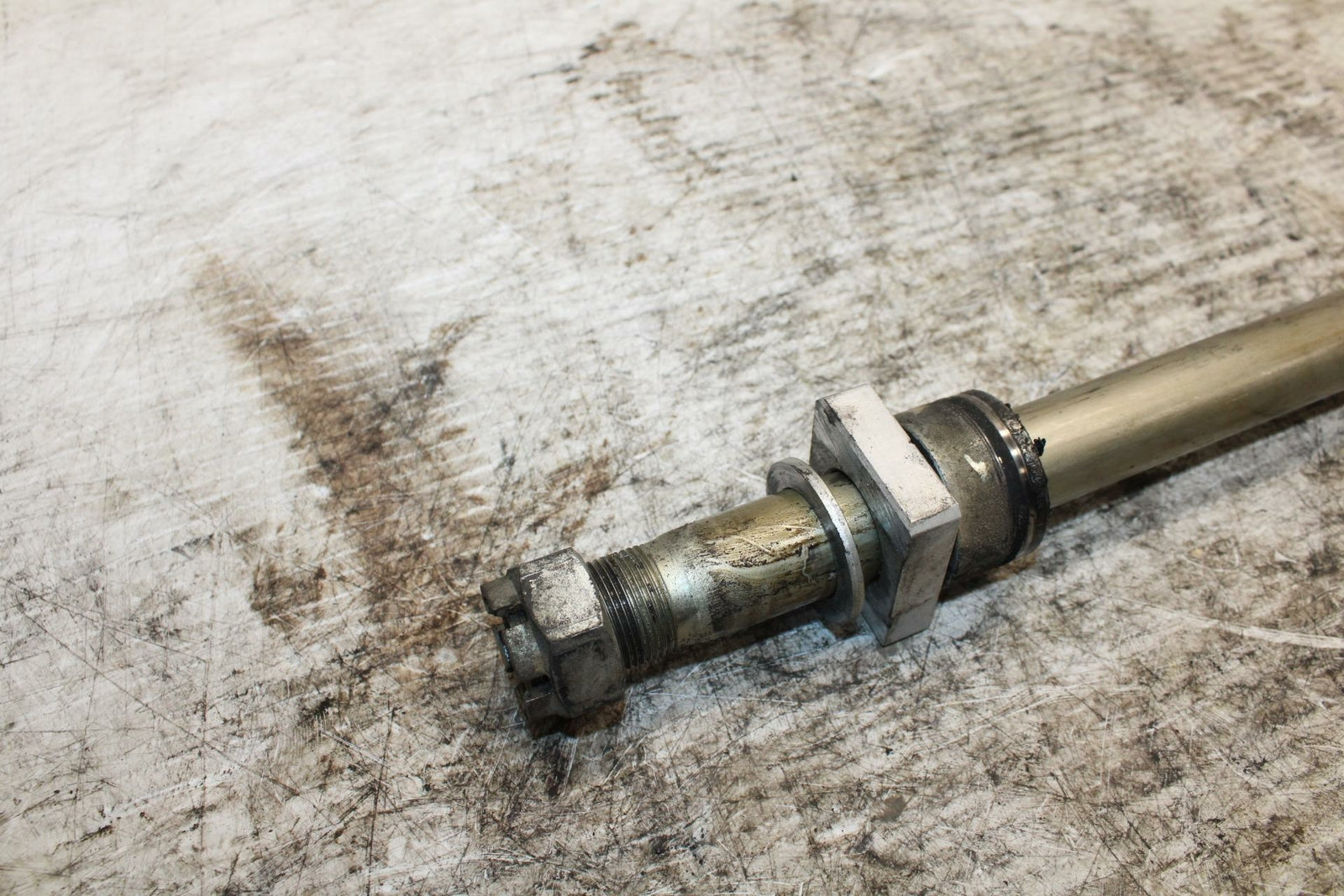  13-18 KAWASAKI NINJA ZX6R REAR AXLE BACK WHEEL RIM PIVOT BOLT AXEL BB311