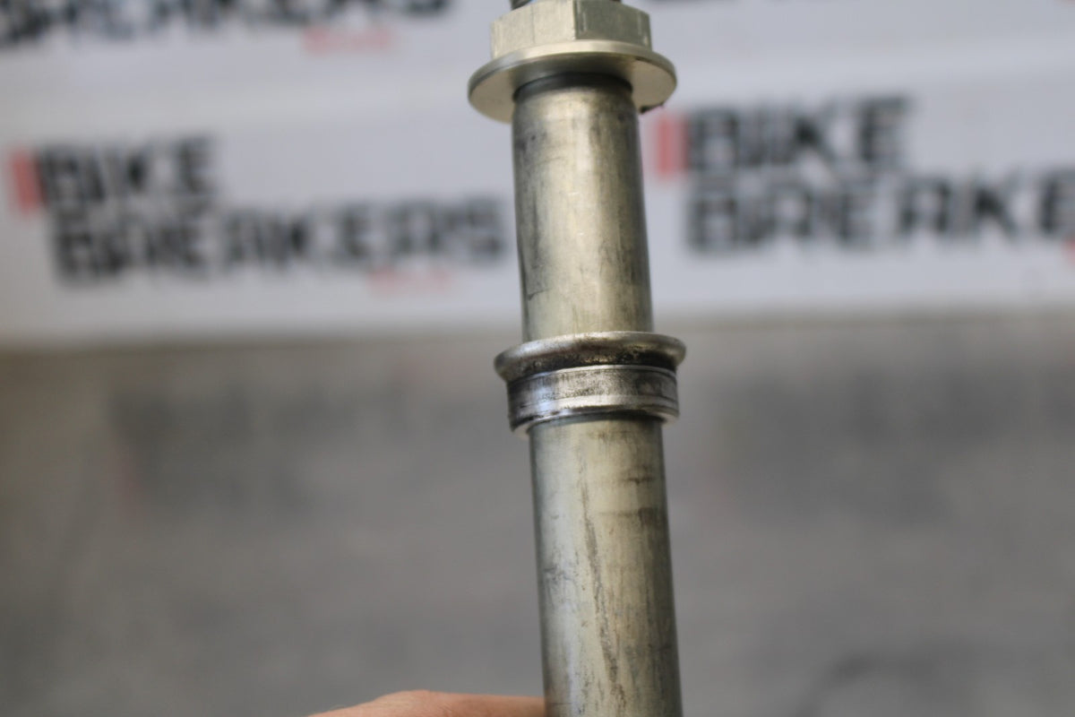 15-26 SUZUKI GSXR600 FRONT WHEEL RIM AXLE PIVOT BOLT BB888
