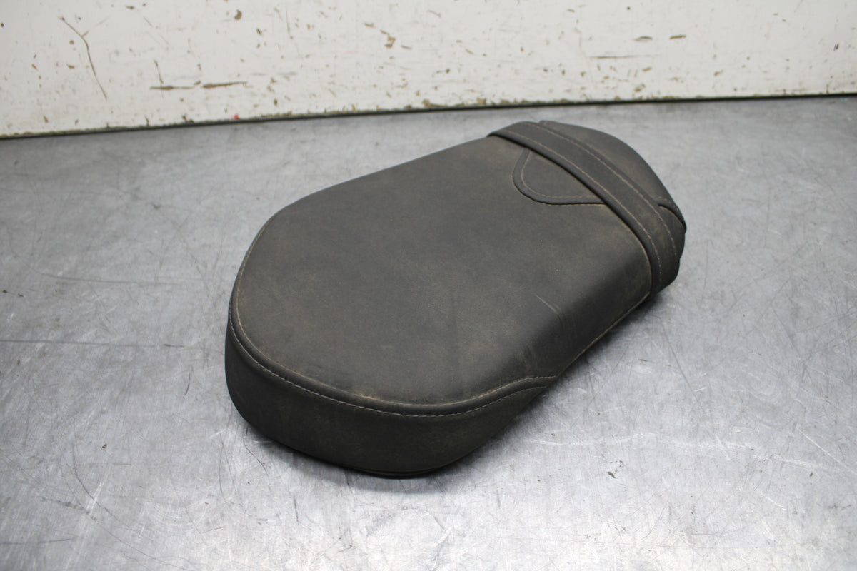 17-24 YAMAHA BOLT XVS950 REAR BACK PASSENGER SEAT BB729