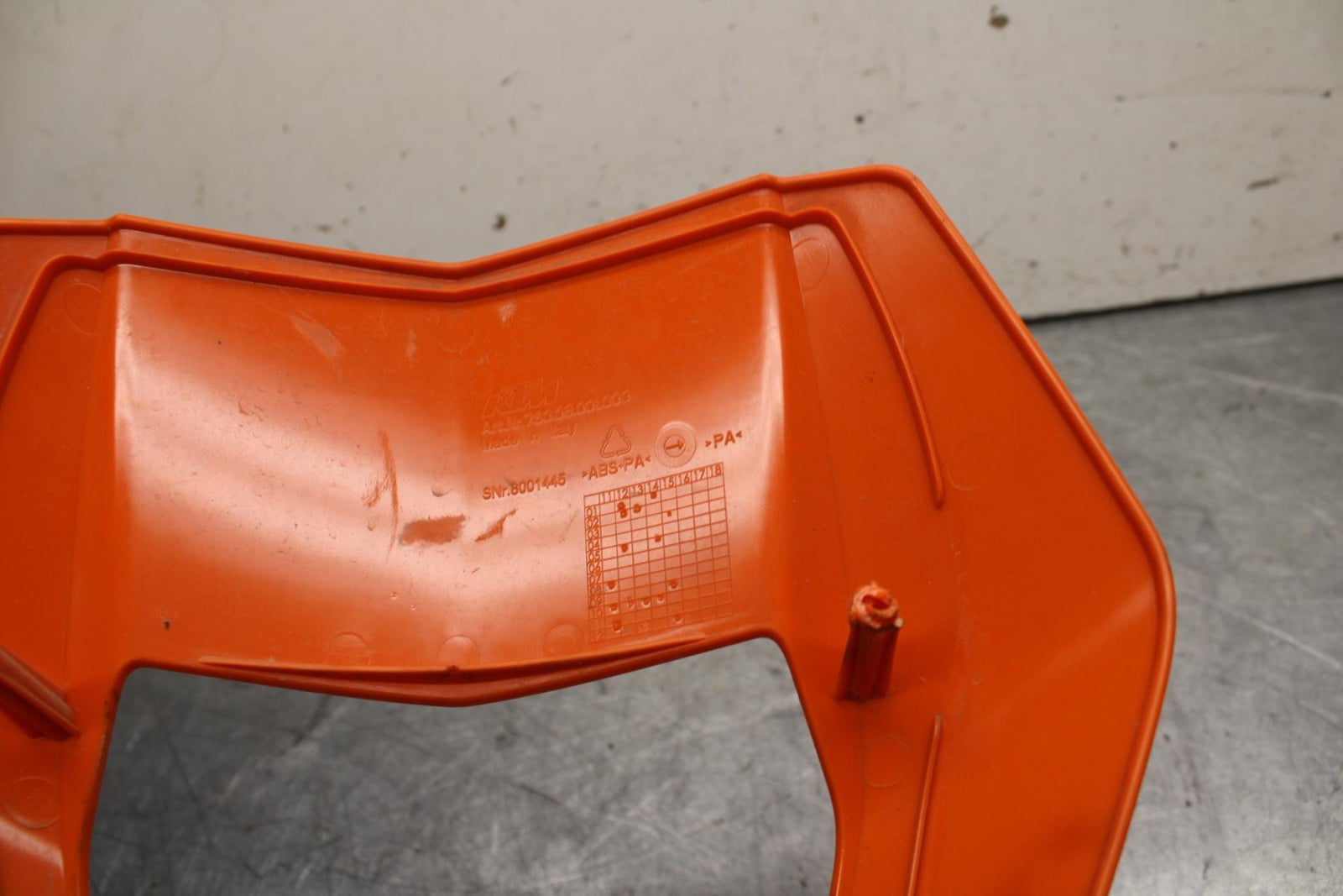 16-18 KTM 690 DUKE ORANGE FRONT UPPER NOSE FAIRING COWL SHROUD BB631