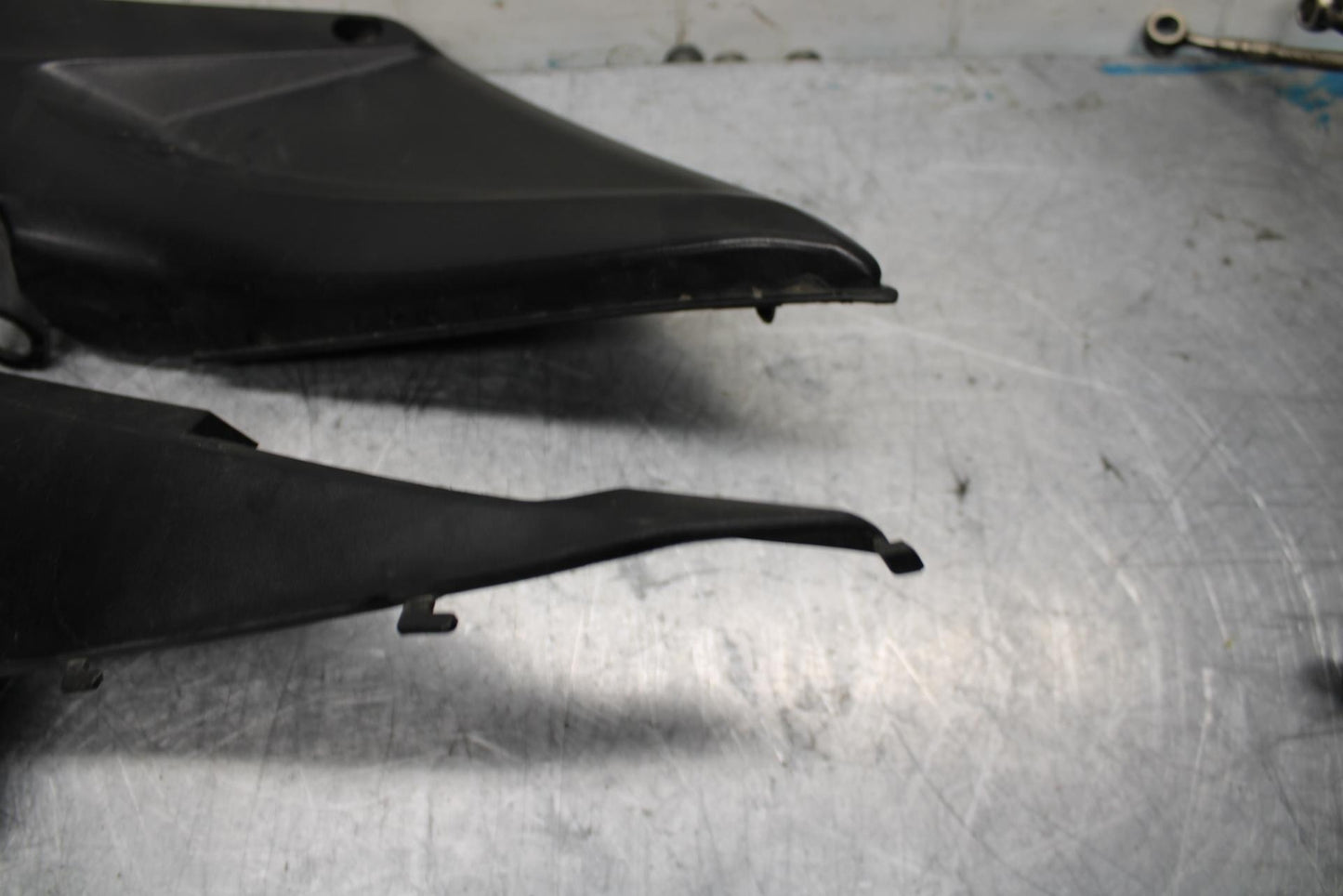 05-06 HONDA CBR600RR RIGHT LEFT GAS FUEL TANK PANELS COVERS TRIM  BB444