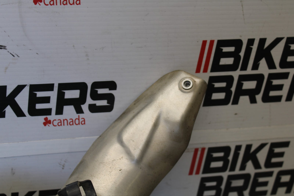 05-06 HONDA CBR600RR REAR BACK MUFFLER EXHAUST COVER HEAT SHIELD GUARD BB893