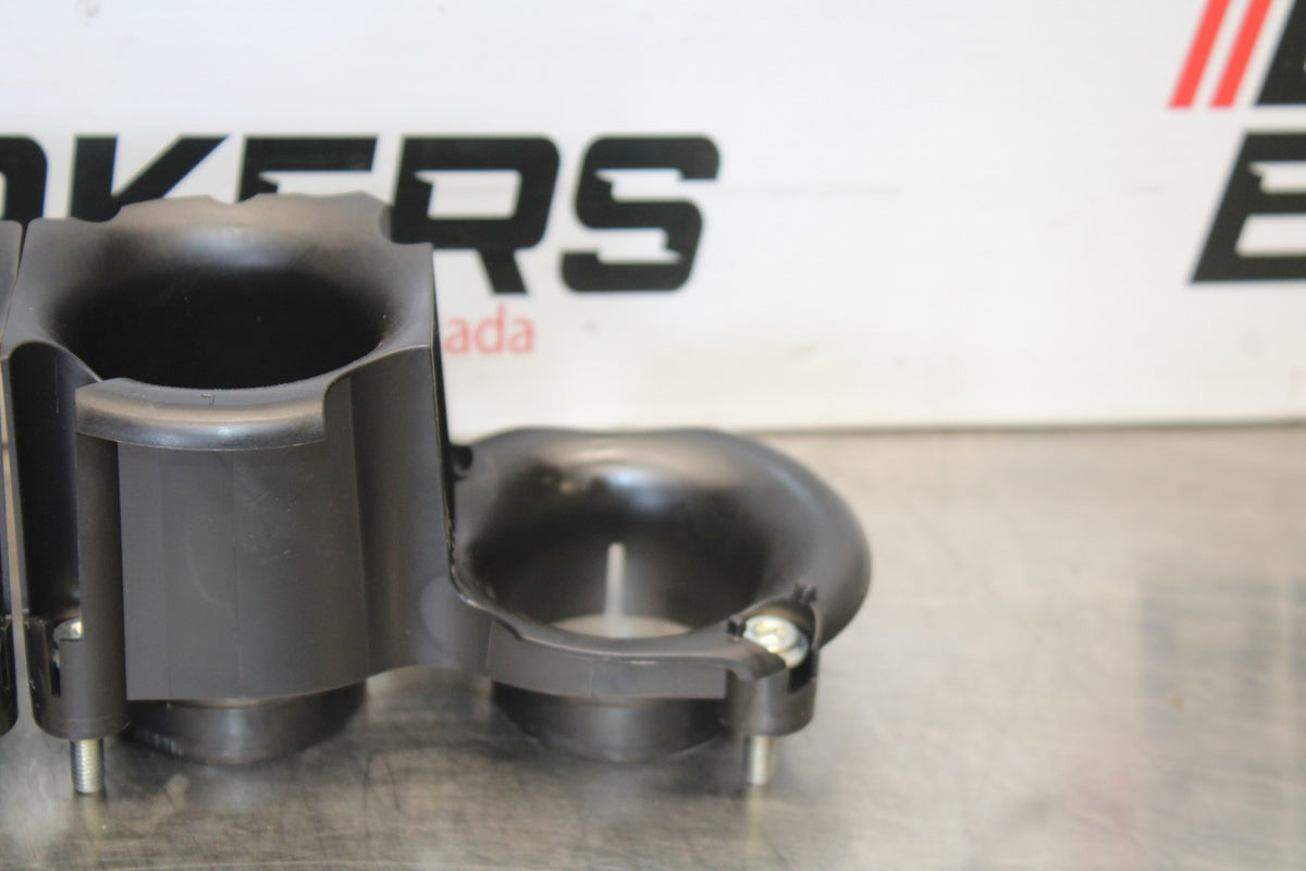 18 SUZUKI GSXR750 AIRBOX INTAKE VELOCITY STACKS BB891