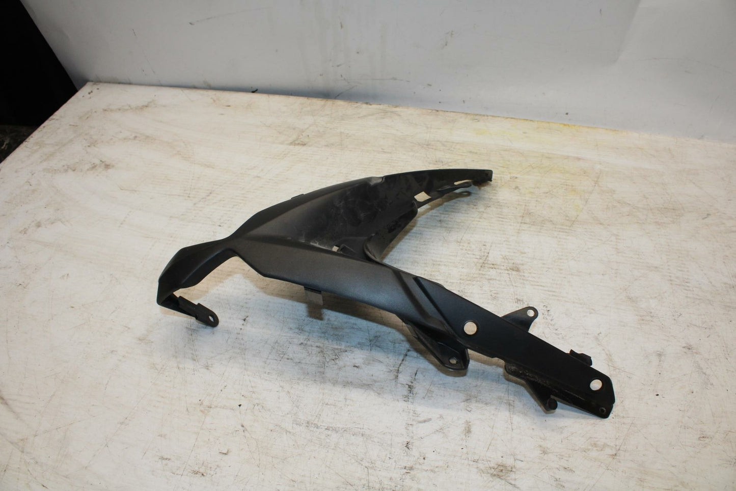 11-12 KAWASAKI NINJA 400 EX400 C FRONT CENTER COWL FAIRING BB358