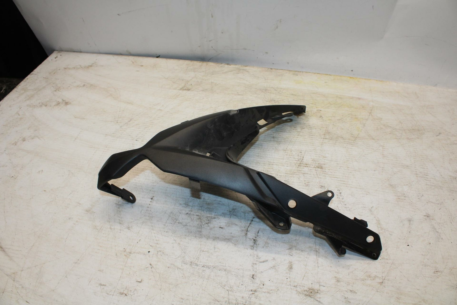 11-12 KAWASAKI NINJA 400 EX400 C FRONT CENTER COWL FAIRING BB358