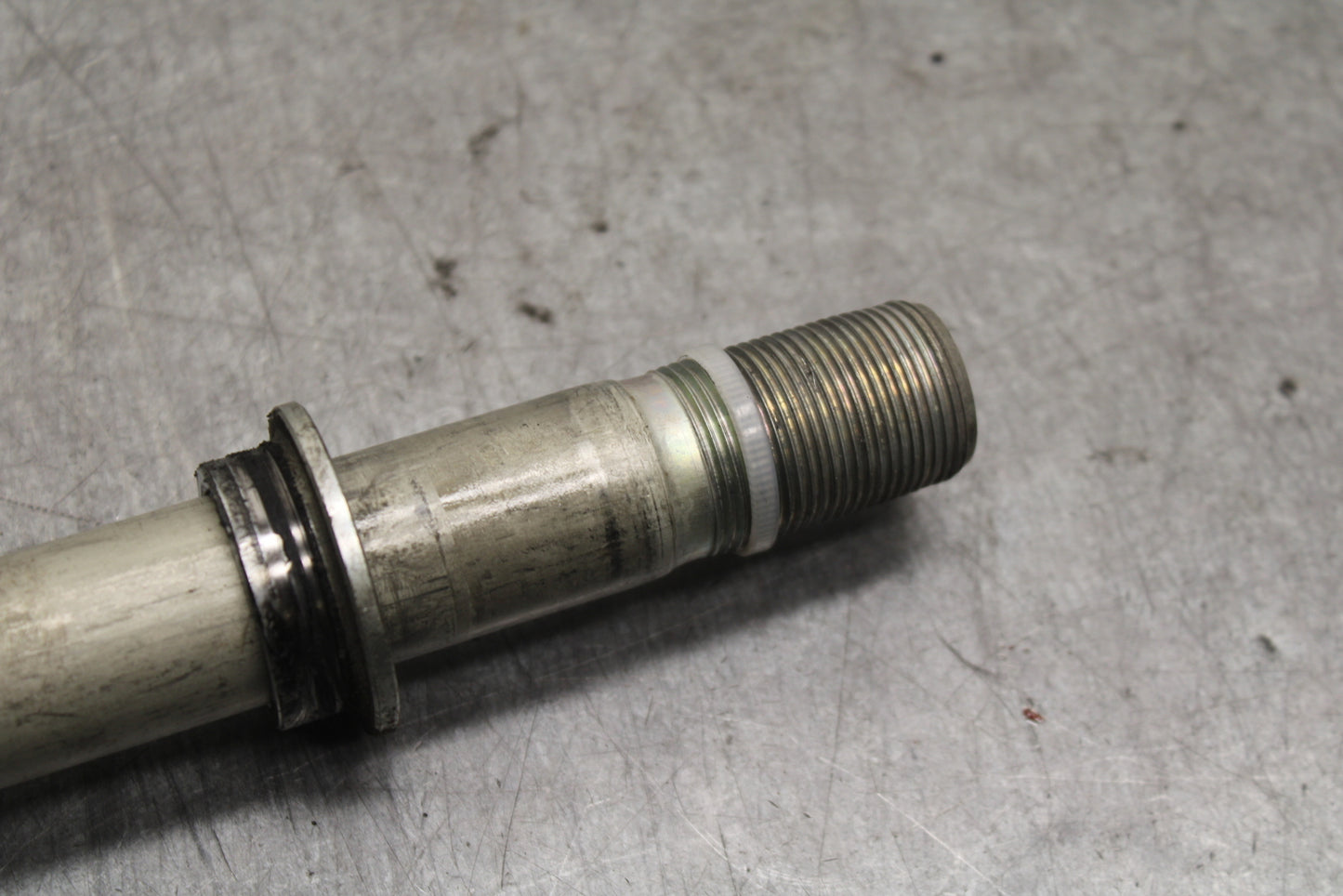 13-18 KAWASAKI NINJA ZX6R FRONT WHEEL RIM AXLE PIVOT BOLT 41068-0595 BB666