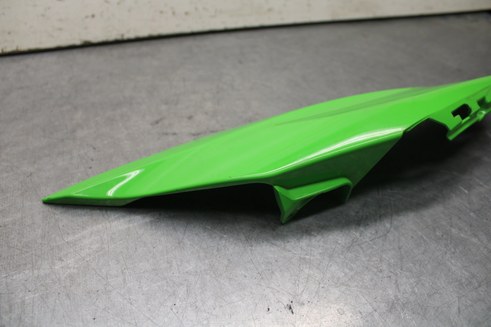 16 KAWASAKI NINJA ZX10R RIGHT REAR BACK TAIL FAIRING COWL 36001-0641-51B  BB650